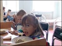 В детсадах Кировского района дошкольников кормили ненадлежащими продуктами