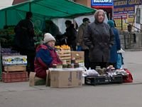 В Железногорске по требованию ОАО "ИСС" закрыли стихийный рынок