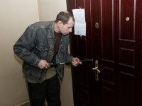 Судебные приставы пришли к экс-главе РАО "ЕЭС" и бывшему премьеру Чечни — фото 11 