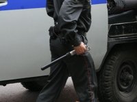 В Красноярске полицейский избил студента электрошокером