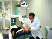 Лечение зубов красноярцев без лицензии обернулось для предпринимателя уголо