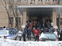 Прения на процессе Алексея Козлова начались с сотен граждан и трех автобусов с полицией — фото 4 