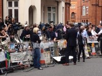 Осада посольства Эквадора в Лондоне из-за Джулиана Ассанджа - фоторепортаж — фото 4 