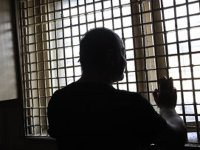 Наркополицейский получил реальный срок за избиение задержанной
