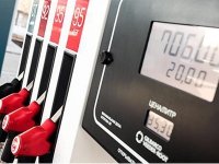 АЗС выплатит около 800 000 рублей за заправку некачественным бензином