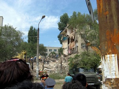 СКП: в обрушившемся общежитии в Астрахани были повреждены несущие стены