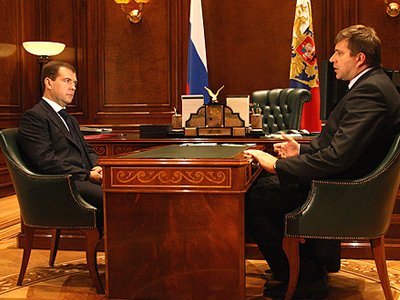Медведев привлекает судебную власть к реформе юридического образования