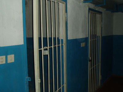 Суд обязал УВД обеспечивать арестованных спальными местами