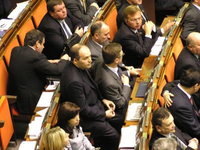 Верховная рада Украины разрешила судиться на русском языке