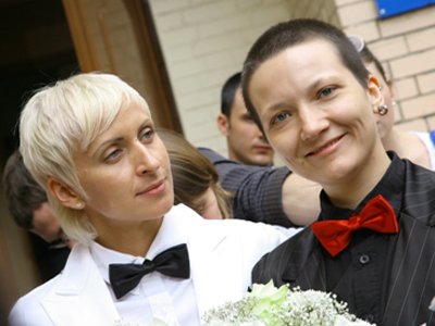 Тверской суд Москвы оставил лесбийский брак вне закона