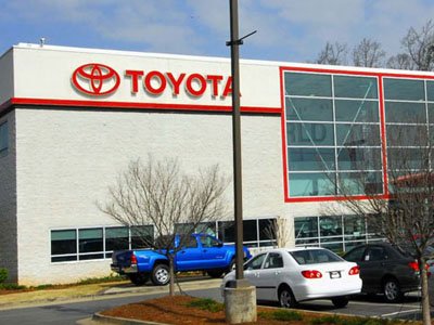 Автоконцерн Toyota обвиняют во всех тяжких