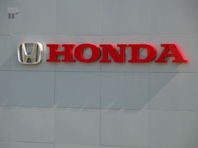 Судят сотрудника ООО &quot;Хонда Мотор Рус&quot;, получившего от дилера 500000 руб. под угрозой закрыть 4 автосалона