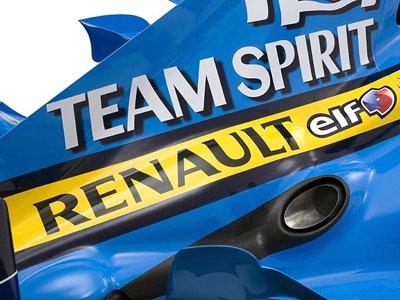 Команда Renault F1 обвиняет гонщиков в попытке шантажа