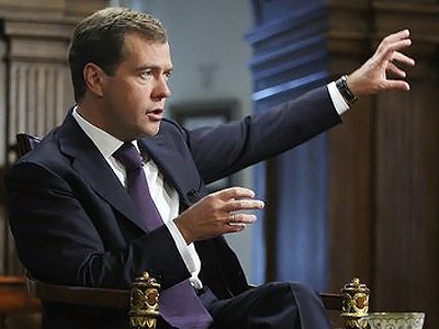 В ежегодном послании ФС Медведев призвал заменить &quot;посадки&quot; штрафами