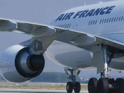 Французский суд обязал Air France выплатить 146000 евро отравившемуся пассажиру