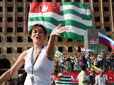 Признание суверенитета Абхазии и Осетии. Есть ли юридические помехи?