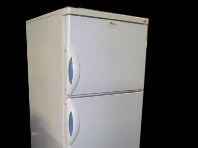 Покупательница загоревшегося холодильника Indesit отсудила 400&amp;nbsp;000 руб.