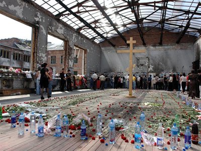 Близкие погибших в Беслане просят Медведева о законе по статусе жертв теракта