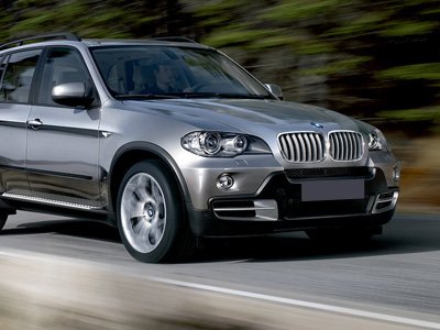 Владелец BMW Х5 отсудил у дорожников почти 640 000 руб. за отсутствие знаков о ремонте трассы
