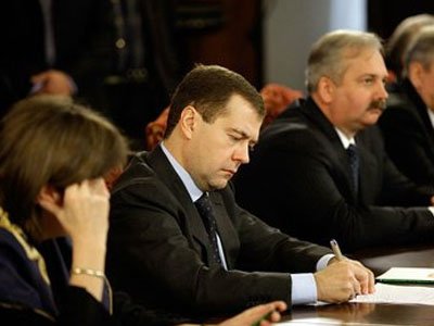 Медведев дал поручения по законопроектам для улучшения инвестиционного климата