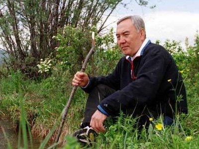 Поправки о продлении полномочий Назарбаева проверит Конституционный совет