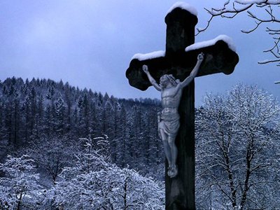 Три года - за 17 крестов, сломанных на кладбище Тюмени