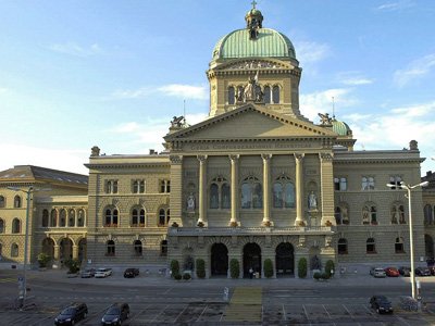 Парламент Швейцарии против передачи в США данных о вкладчиках банков