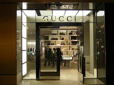 В патентном споре с Guess Gucci должна раскрыть переписку с экс-юристом