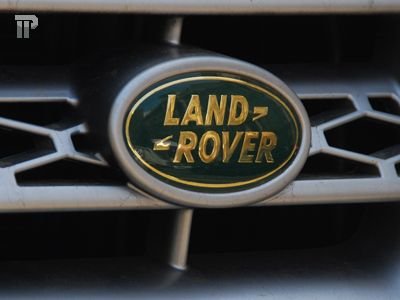 Автовладельцы против дилеров. Владельцу загоревшегося на ходу Land Rover Discovery присудили 3 млн руб.