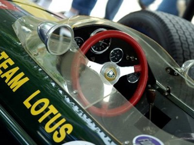 Команду Формулы-1 Lotus Racing вызвали в суд по делу о плагиате