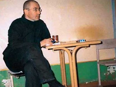 Сотрудники колонии, где содержится Ходорковский, отбились от бандитов