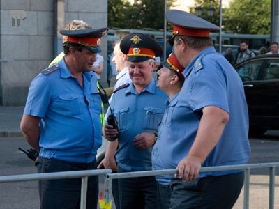 В Москве судят полицейского, пытавшегося покинуть РФ из-за распыления аэрозоля в лицо женщины
