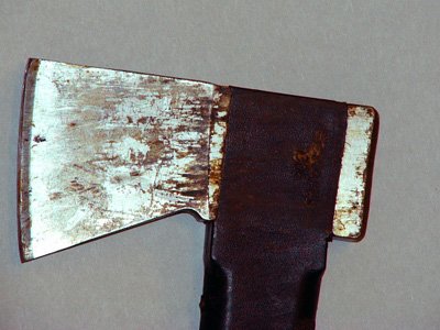 В Калининградской области в Сбербанке использован раритетный способ ограбления - ножом и топором