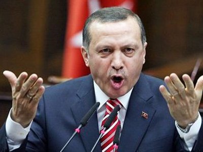 Премьер-министра Турции пытаются отправить под суд за оскорбление армян