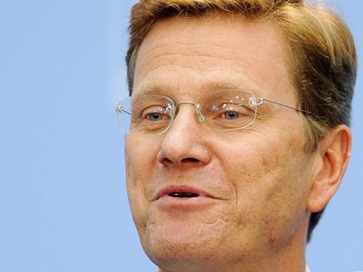 Глава МИД Германии не будет ездить в некоторые страны с партнером-геем