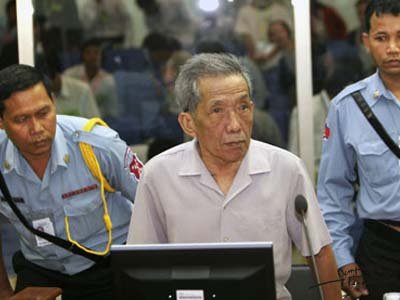 Обвинение оспаривает приговор тюремщику красных кхмеров