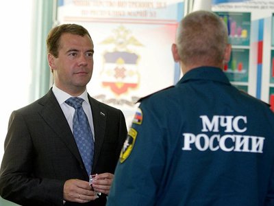 Медведев уволил главного юриста МЧС и еще 2 генералов у Шойгу