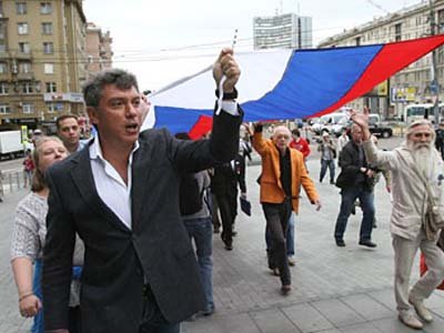 Судьи выстраиваются в очередь к Немцову