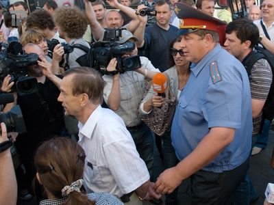 МИД Франции сожалеет о приговоре Льву Пономареву
