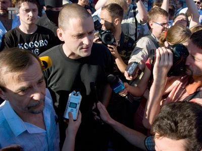 Милиция отпустила митинговавших в поддержку Немцова и Лимонова