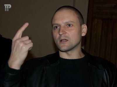 Удальцова, задержанного на &quot;Дне гнева&quot;, отпустили из ОВД с повесткой в суд