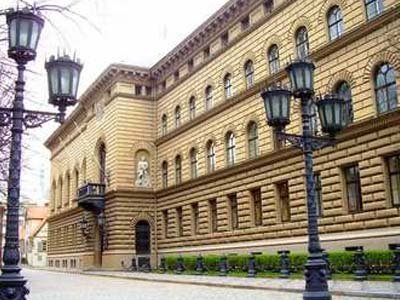Парламент Латвии выплатит компенсацию националистам