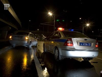 Уснувший водитель протаранил полицейское авто в Подмосковье