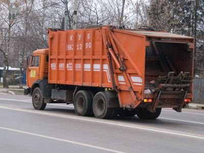 Ачинское МУП, занимающее доминирующее и положение на рынке вывоза отходов, оштрафовали на за отказ заключения договора с управляющей компанией