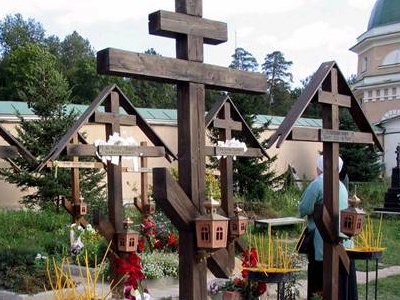 Православная церковь отсудила у похоронных дел мастеров место на кладбище