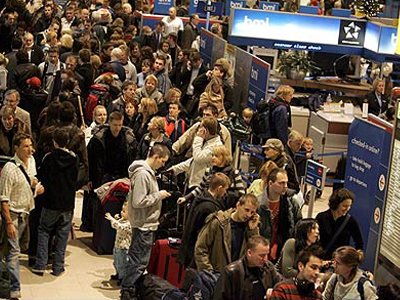 УФАС обещает пресечь рост цен на еду для пассажиров при задержках авиарейсов 