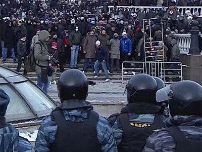 Источник: &quot;Все милиционеры встретят Новый год в Москве на улицах в новогодних нарядах&quot;