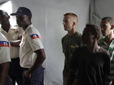 С американского благотворителя на Гаити сняты обвинения в похищении ребенка