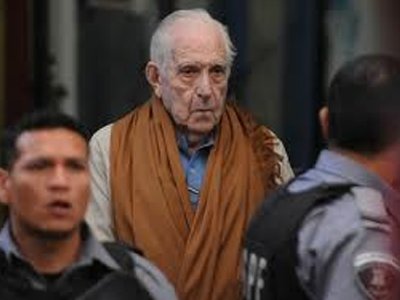 Лидеров аргентинской хунты судят за похищения новорожденных