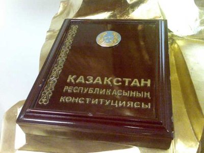 Парламент Казахстана отказался лишать русский язык статуса государственного